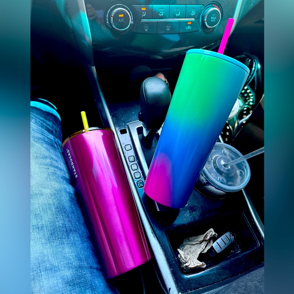 Venti Starbucks cup summer edition, 2023